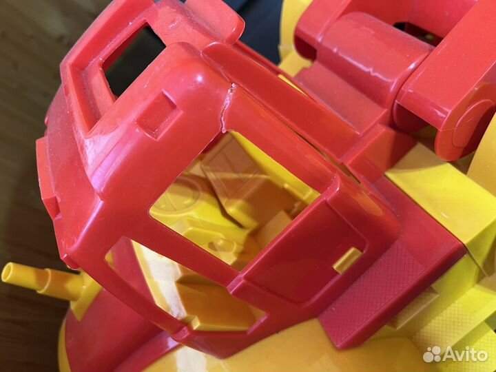 Трактор игрушка