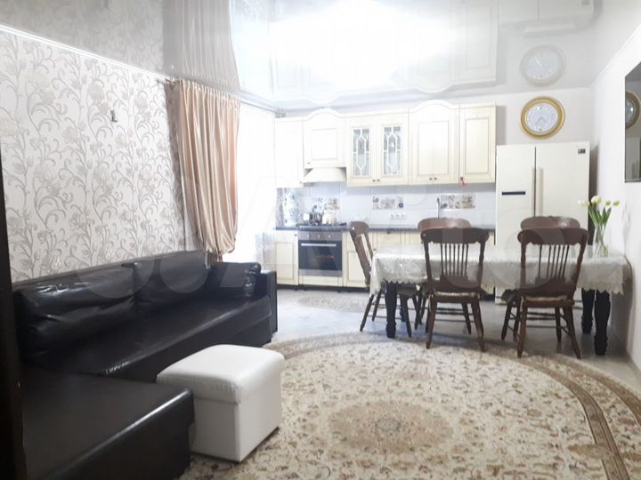 3-к. квартира, 85 м², 3/10 эт.