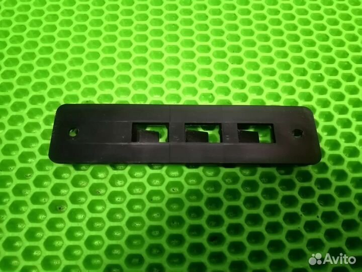 Крепление подголовника люльки на коляску