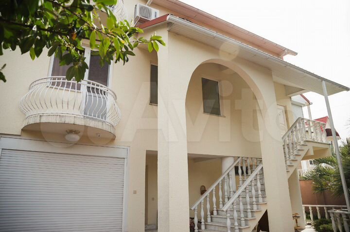 Дом 300 м² на участке 5 сот.