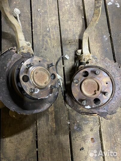 Задний кулак Hyundai Sonata EF