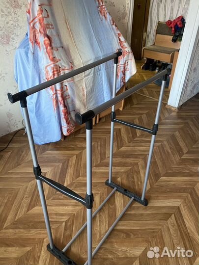 Вешалка для одежды напольная