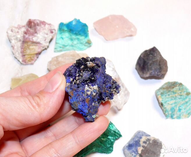 Необработанные натуральные камни и минералы