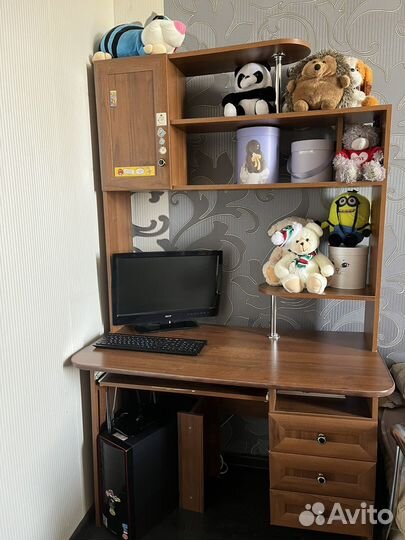 Компьютерный стол