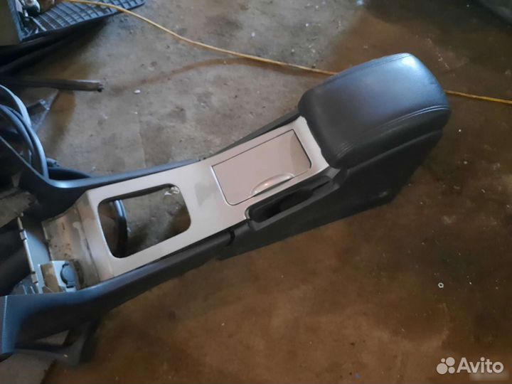 Подлокотник Chevrolet Epica