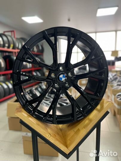 Диски литые 5/120 R22 BMW X6 разноширокие