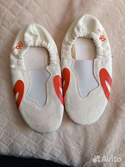 Спортивные чешки для аккробатики