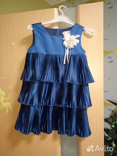 Нарядное платье 128