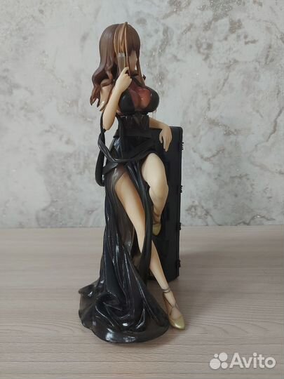 Аниме фигурка с кейсом 28 см