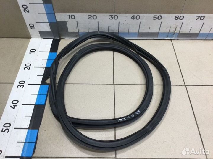 Уплотнитель двери задней левой Audi A3 8V czca