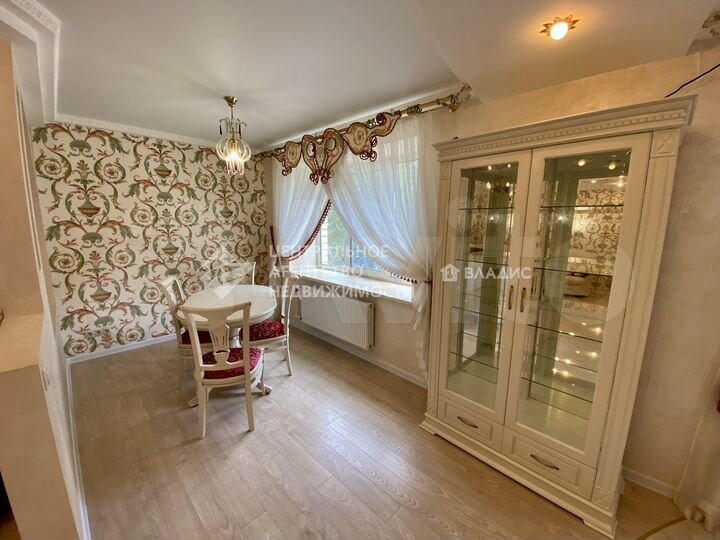 2-к. квартира, 64 м², 3/5 эт.