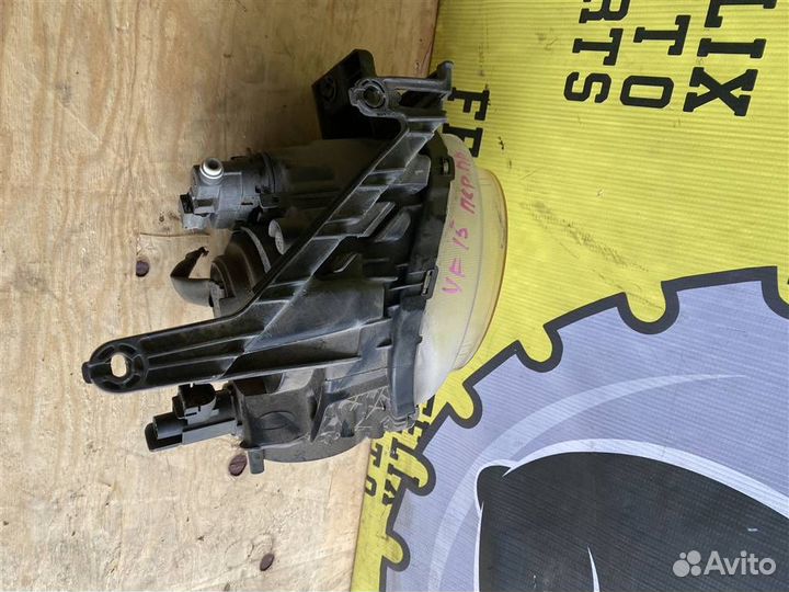 Фара правая Nissan Juke (F15) 2011