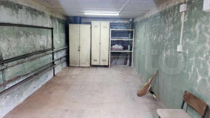 Гараж, > 30 м²