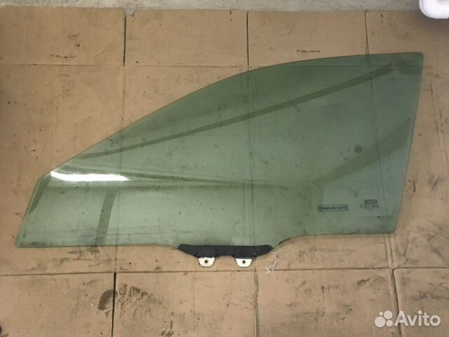 Стекло передней двери Honda Accord 6 (2685)