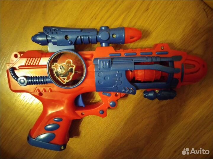 Пистолет человек паук