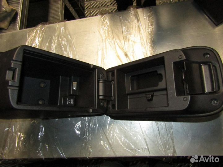 Подлокотник Outlander (GF) 2012