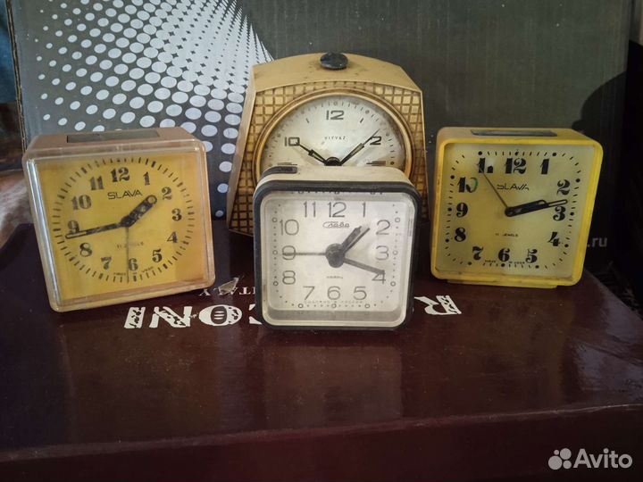 Часы будильник СССР