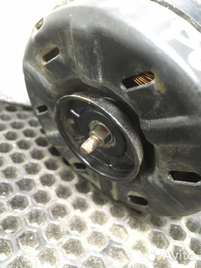 Мотор вентилятора Toyota Auris 1ZR 2008