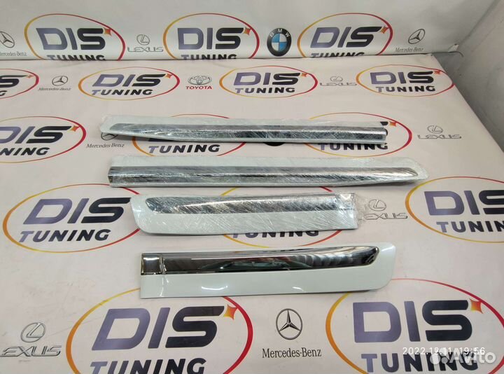 Молдинги дверей Lexus LX570 12-15г White