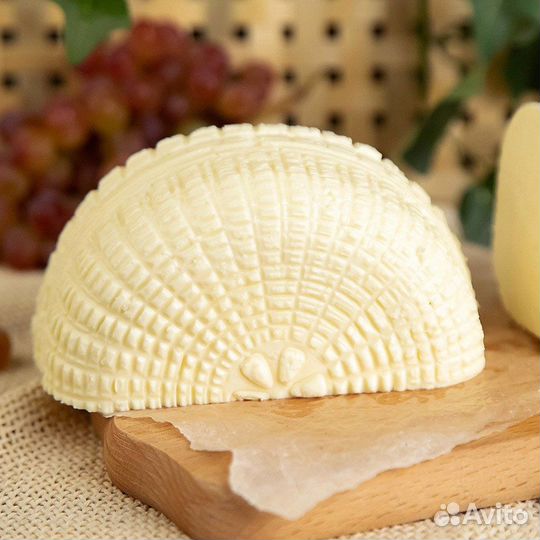 Сыр домашний брынза, сулугуни, масло, адыгейский