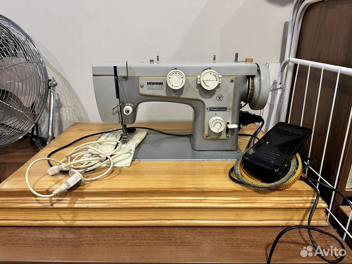 Швейная машинка Подольск 142