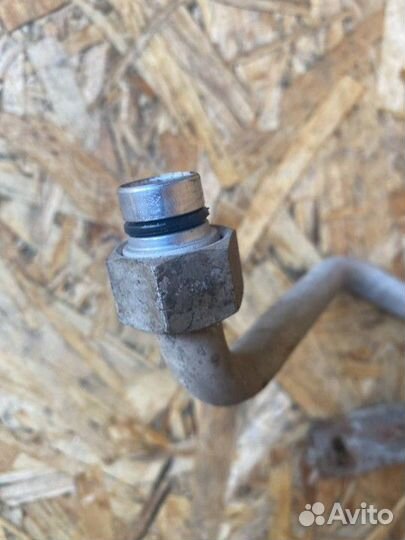 Трубка кондиционера Nissan Maxima