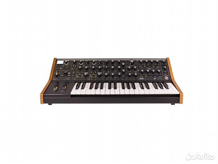 Moog Subsequent 37 Standard синтезатор