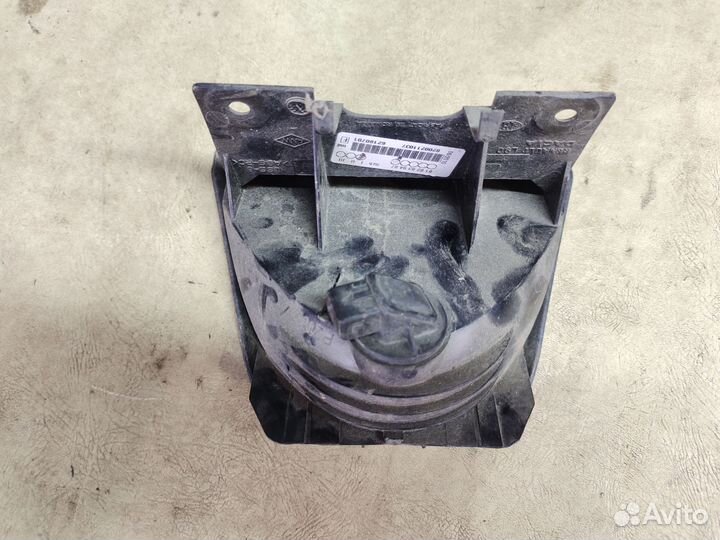 Дополнительный стоп сигнал Renault Logan