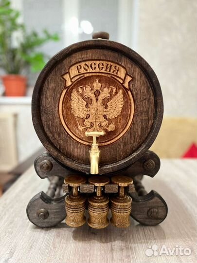 Дубовая резная бочка 12л