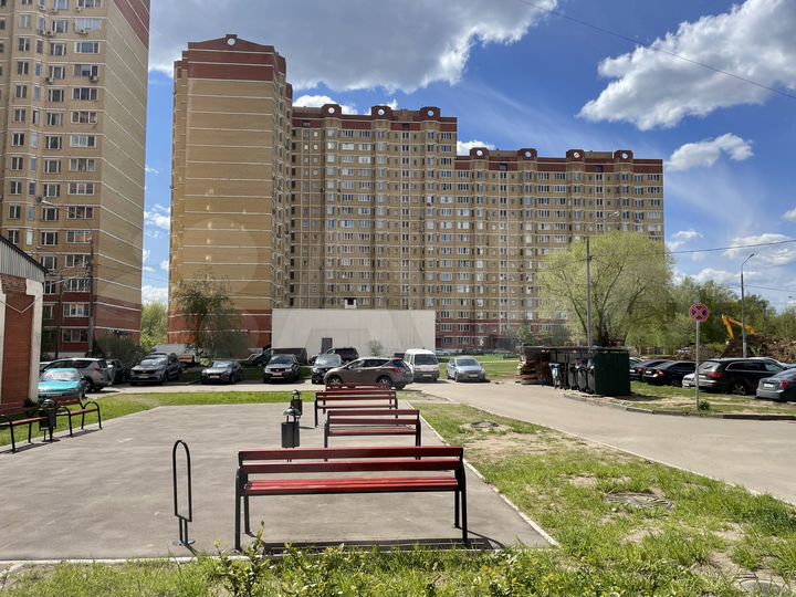 Доля в 2-к. квартире, 18,1 м², 2/17 эт.