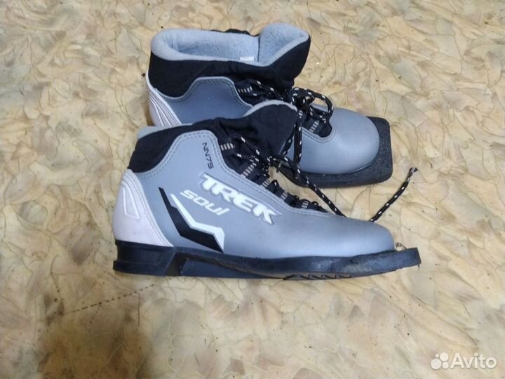 Лыжные ботинки