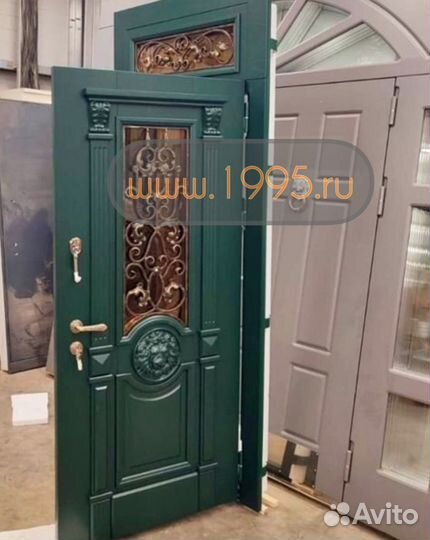 Дверь парадная входная