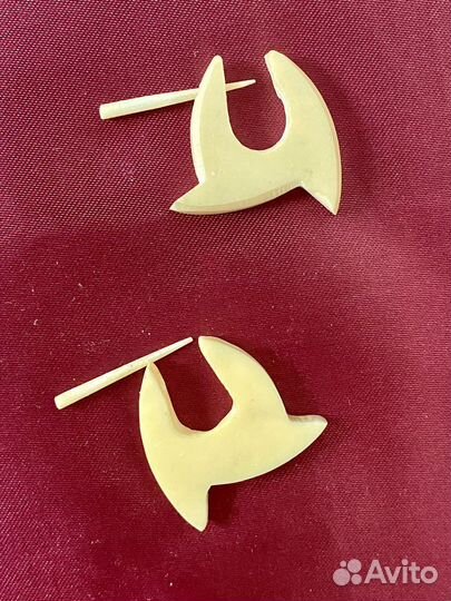 Серьги из кости