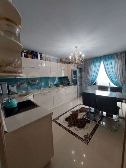 2-к. квартира, 64 м², 3/9 эт.