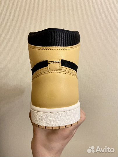 Кроссовки Jordan 1 Retro High OG Heirloom