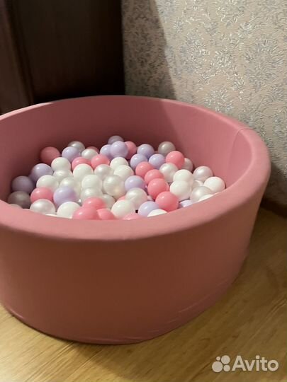 Сухой бассейн с шариками