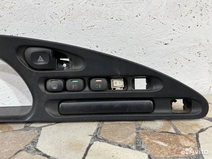 Накладка на торпедо Chevrolet Niva 1.7 2004