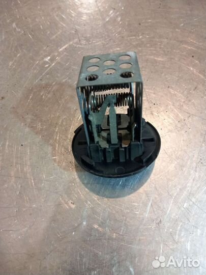 Резистор вентилятора печки Peugeot 307