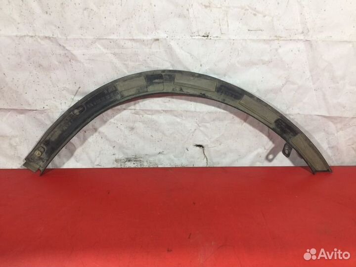 Накладка крыла передняя левая Mitsubishi Outlander