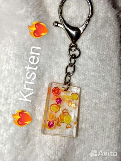 Брелок из эпоксидной смолы