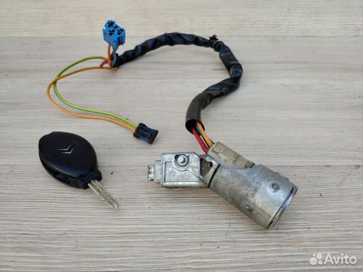 Замок зажигания Citroen C5 1