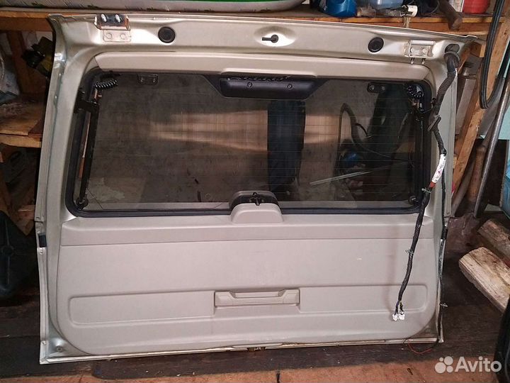 Продам заднюю дверь