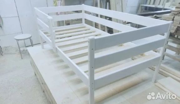 Детская кровать из лиственницы