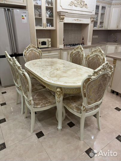 Столы и стулья