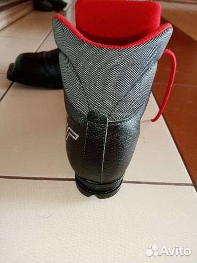 Лыжные ботинки классические