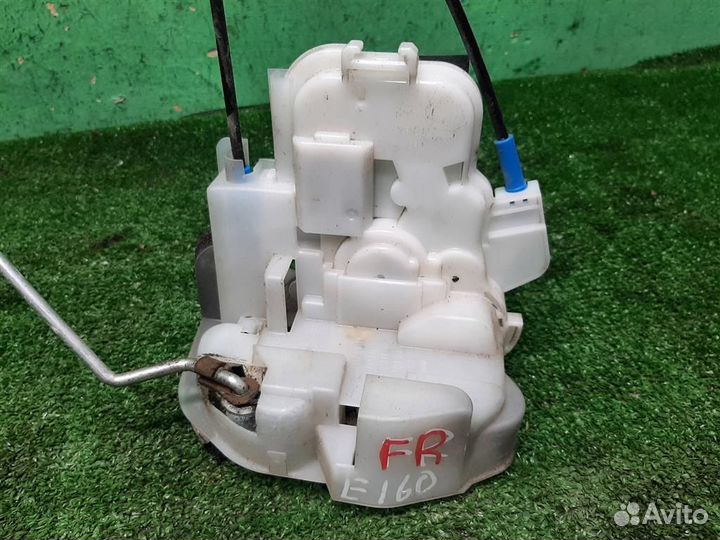 Замок двери передней правой Subaru Legacy/ Outbac