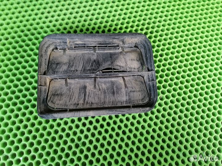 Решётка вентиляции Рено