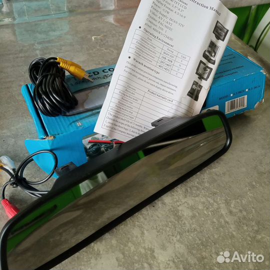 Зеркало заднего вида с монитором для камеры