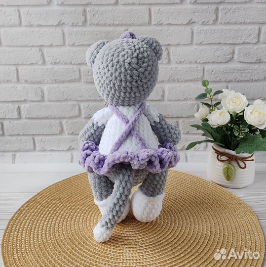 Вязаные игрушки ручной работы Кошечка