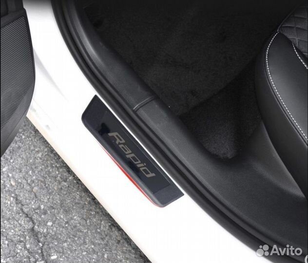 Накладки на пороги Skoda Rapid / Шкода Рапид 2016-2021 г.в